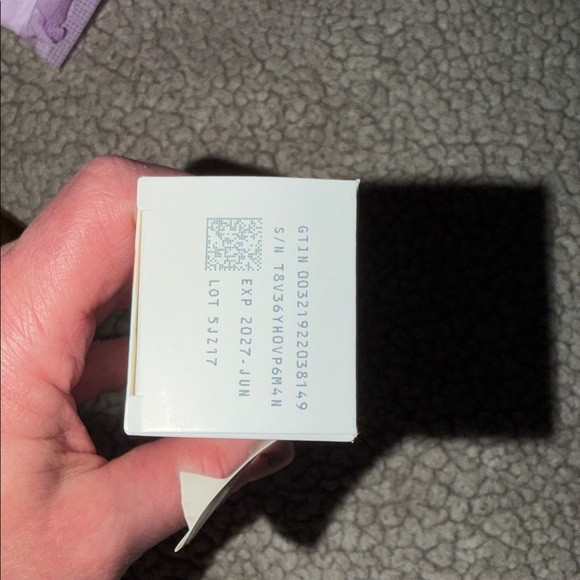 Azelaic Acid Gel 15% - White and Blue - Picture 3 of 3